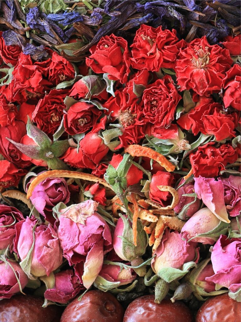 فصل چایی های کنار پنجره 6 6 1 - Tavazo بلاگ